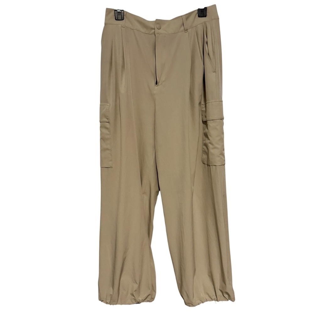 GAP Women's Tan Cargo Pants | Very Good Condition